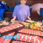 小姐姐吃牛肉,小姐姐的美食之旅