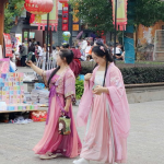 皇家装饰小姐姐,皇家装饰小姐姐带你领略家居美学新风尚